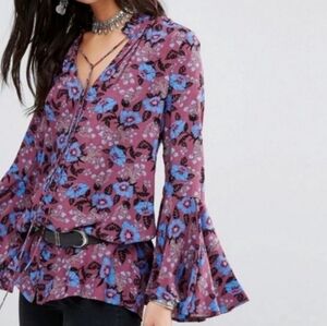FREE PEOPLE XS, EUC flowy top, in purple Magic Mystery floral with bell …